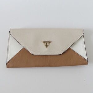 🔴CLEARANCE🔴 Guess Colorblock Clutch